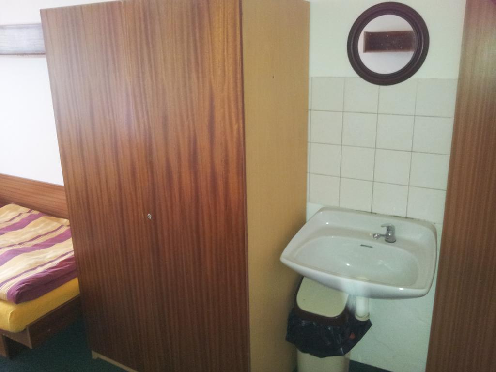 Penzion Tenis Подєбради Номер фото