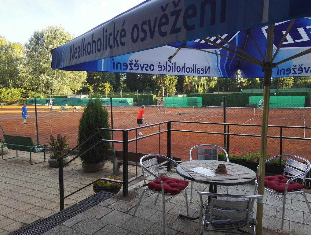 Penzion Tenis Подєбради Екстер'єр фото