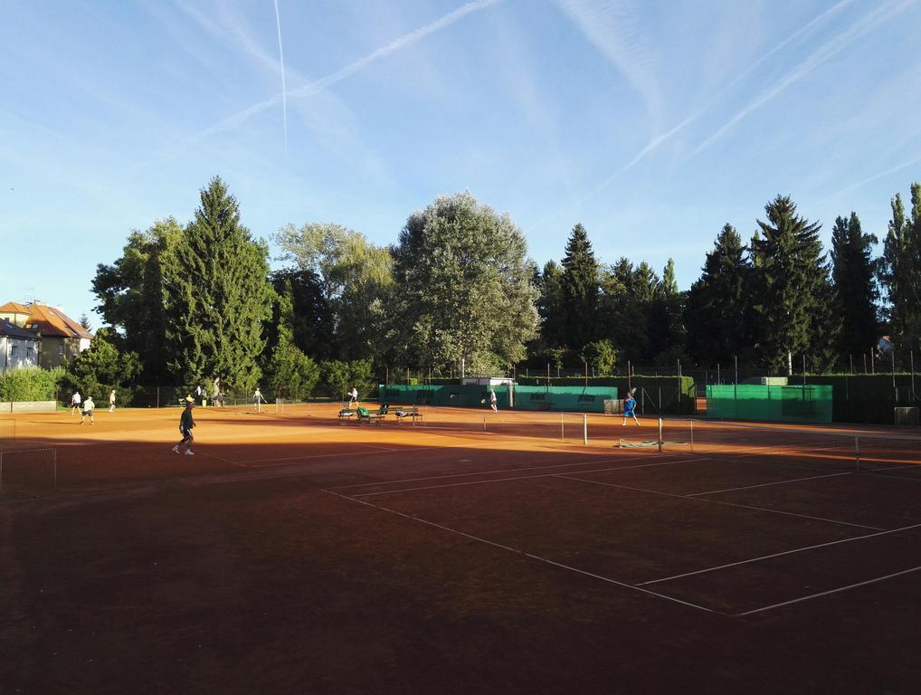 Penzion Tenis Подєбради Екстер'єр фото